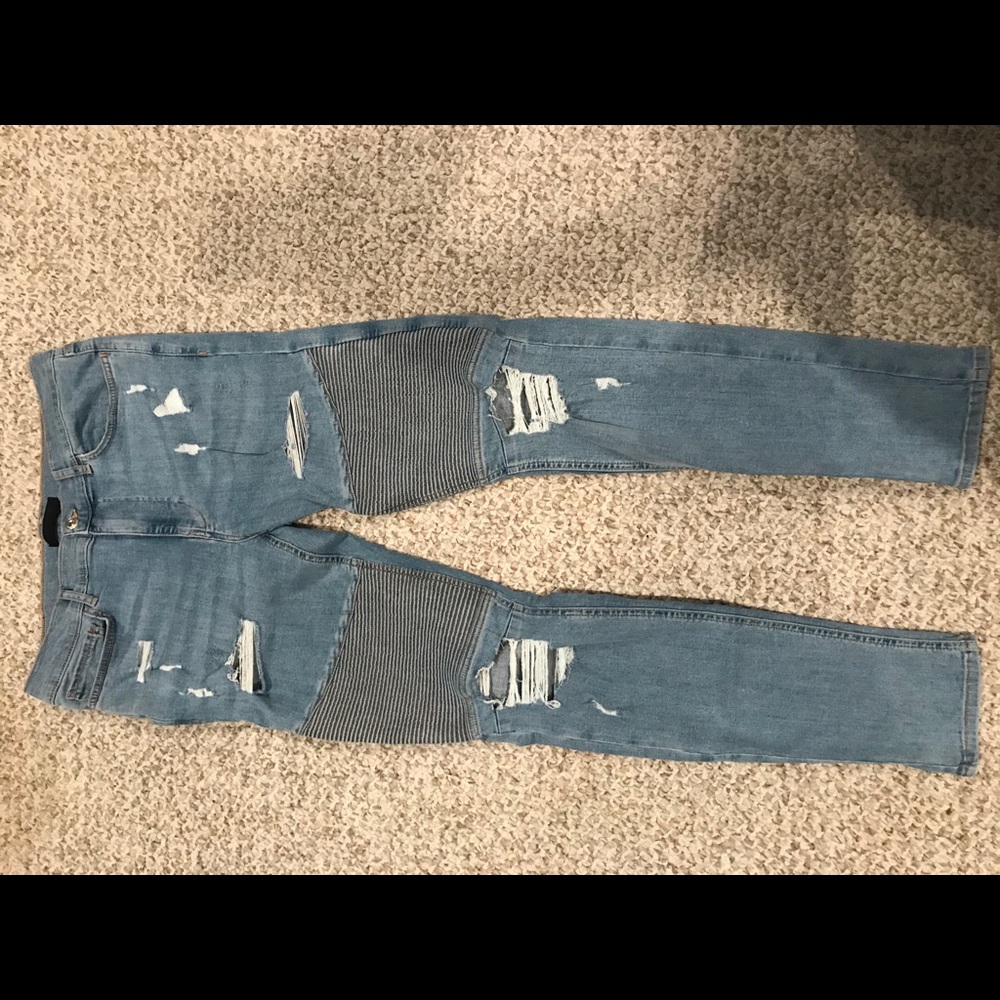 Ripped Mens 34W Forever 21 Jeans